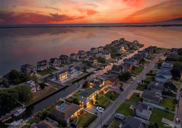 Photo 1 of Single family home for sale at 15 Marlin Rd, Southampton, NY 11942 | MLS# 977905 | Listing updated on 2026-10-03