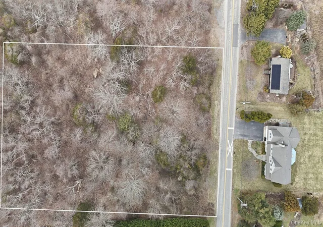 3rd image of 620 Kerwin Blvd, Greenport, NY 11944 | MLS# 977929