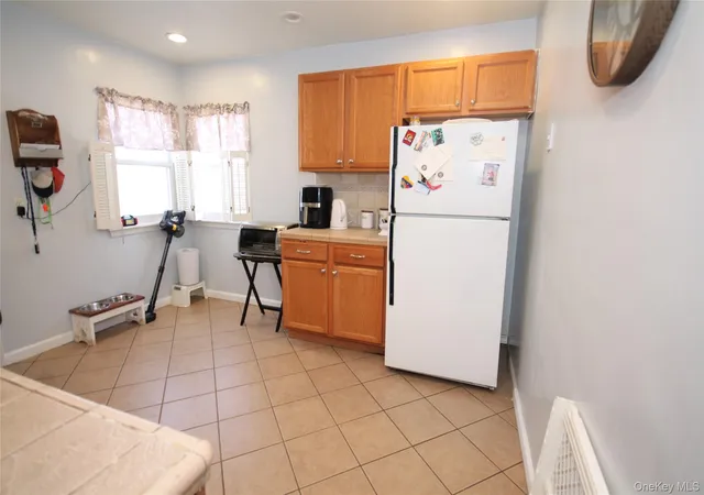 5th image of 180 Stone St, Hempstead, NY 11003 | MLS# 977980