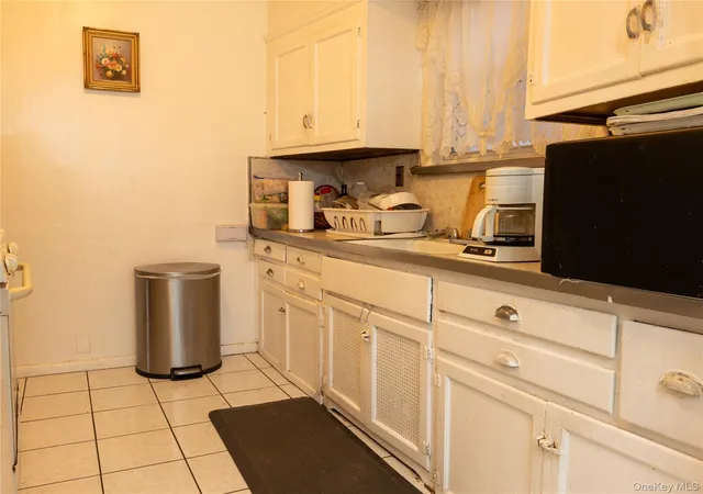 Photo 4 of Sale Pending at 21908 118th Avenue, Cambria Heights, NY 11411 | MLS# 977983 | Listing updated on 2026-09-19