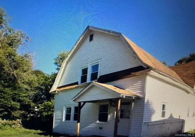 Photo 3 of Single family home for sale at 33 Pearl St, Livingston Manor, NY 12758 | MLS# 977986 | Listing updated on 2026-10-05