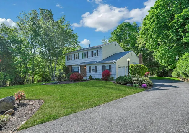 Homes for sale in Clarkstown, NY | 5 Catawba Dr, Clarkstown, NY 10994 | MLS# 978021