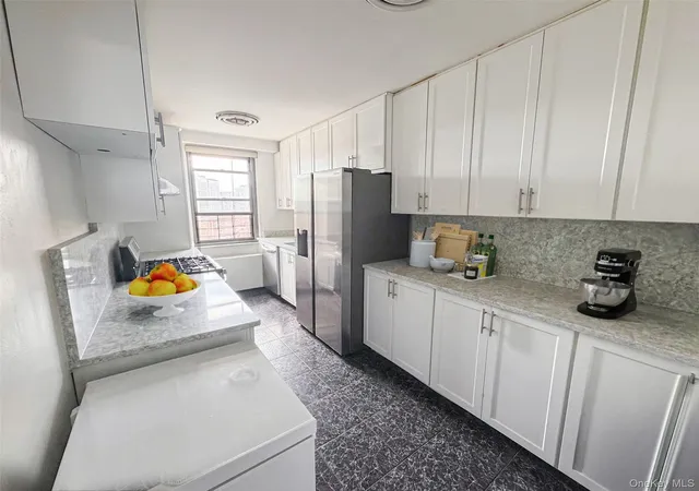 4th image of 61-20 Grand Central Pkwy #A901, Forest Hills, NY 11375 | MLS# 978026