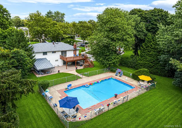 Photo 2 of Single family home for sale at 212 Cedrus Ave, Huntington, NY 11731 | MLS# 978074 | Listing updated on 2026-08-16