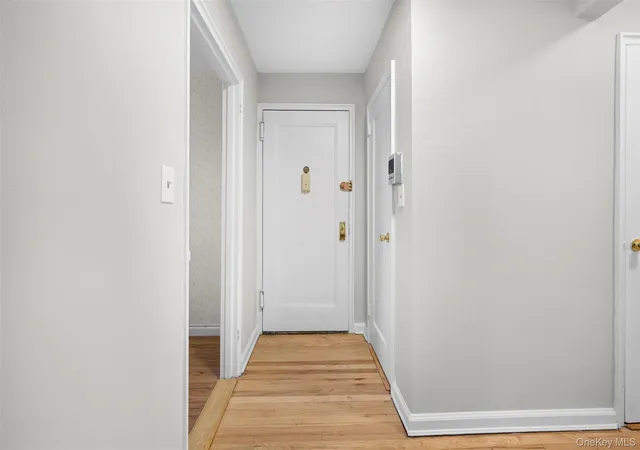 Photo 3 of Condo for sale at 15 Beach Rd #3D, North Hempstead, NY 11023 | MLS# 978094 | Listing updated on 2026-10-08