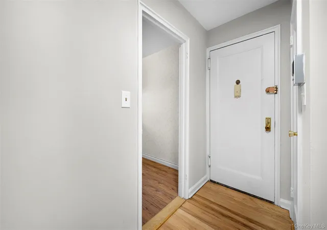 Listing Photo 4 - Condo for sale in building located at 15 Bch Rd, North Hempstead, NY 11566 - Unit #3D