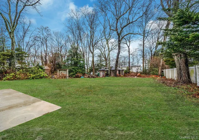 4th image of 273 N Country Rd, Brookhaven, NY 11764 | MLS# 978152