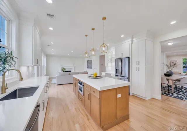 Photo 4 of Sale Pending at 85 West Ave, Hicksville, NY 11801 | MLS# 978167 | Listing updated on 2026-08-18
