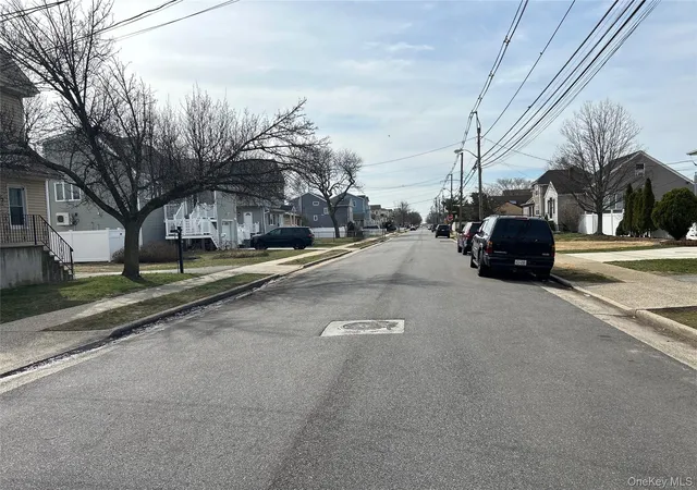 4th image of 572 Miller Ave, Hempstead, NY 11520 | MLS# 978182