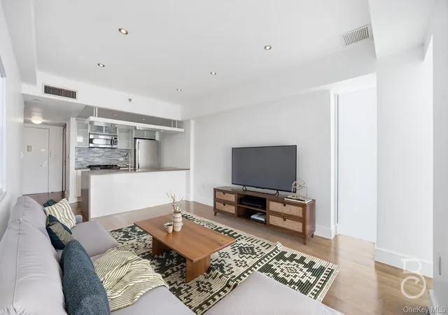 4th image of The Astoria, New York, NY 11102