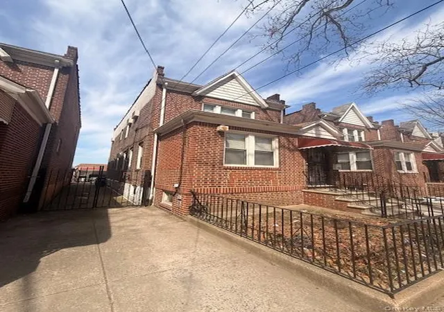Photo 3 of Single family home for sale at 52 30 62nd Street, Maspeth, NY 11378 | MLS# 978254 | Listing updated on 2026-08-29