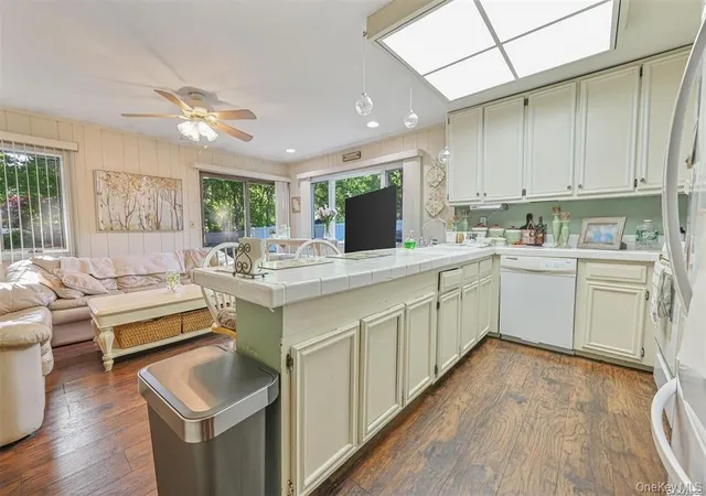 3rd image of 38 Glenmere Ln, Coram, NY 11727 | MLS# 978262