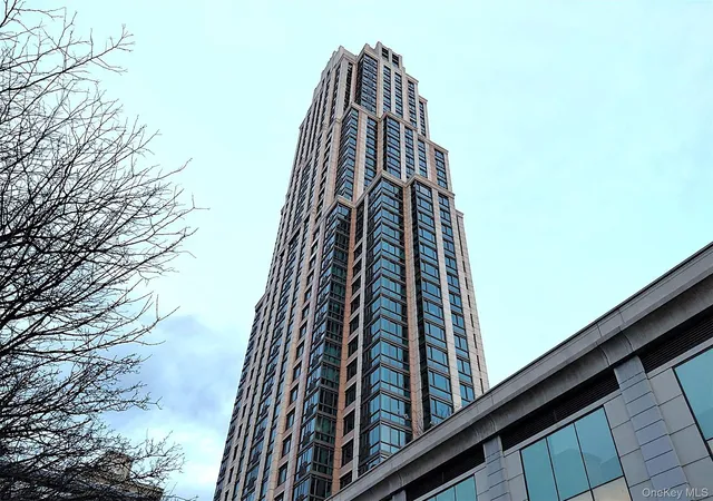 Homes for sale in New Rochelle, NY | 175 Huguenot St #1005, New Rochelle, NY 10801 | MLS# 978289