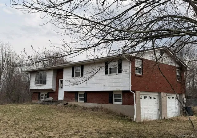 Photo 1 of Sale Pending at 6 Stokes Ln, Gardiner, NY 12525 | MLS# 978301 | Listing updated on 2026-09-19