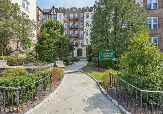 2nd image of 1468 Midland Ave #2C, Yonkers, NY 10708 | MLS# 978308