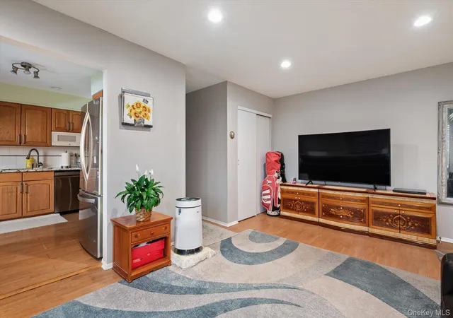 4th image of 630 Fulton St, Oyster Bay, NY 11735
