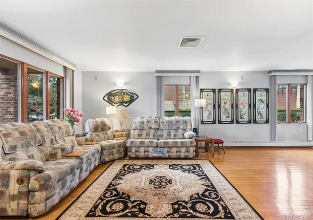 Photo 4 of Single family home for sale at 17203 35th Avenue, Flushing, NY 11358 | MLS# 978342 | Listing updated on 2026-05-31
