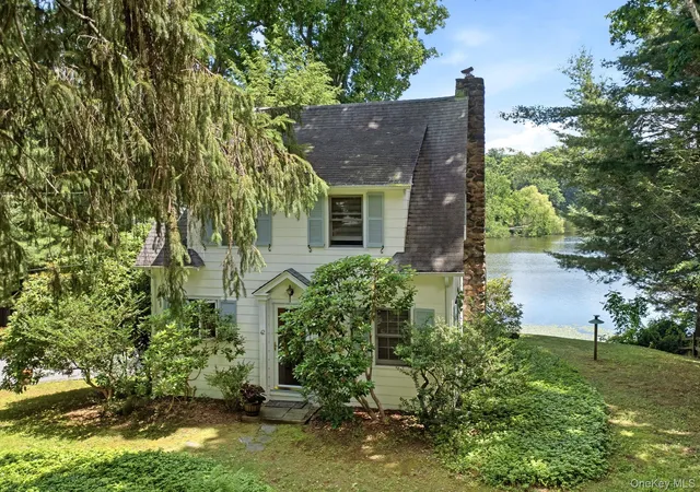 2nd image of 42 Gilbert St, Lewisboro, NY 10590 | MLS# 978344