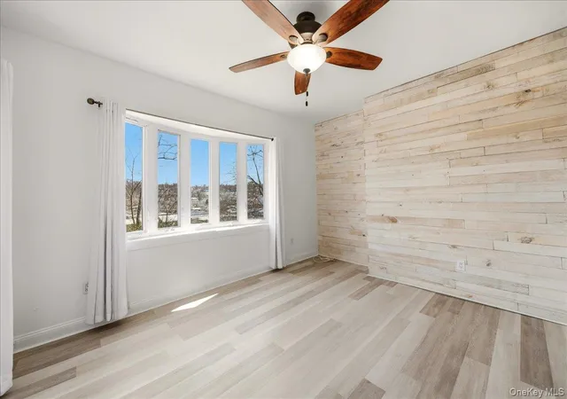Photo 4 of Sale Pending at 282 Greenvale Ave, Yonkers, NY 10703 | MLS# 978353 | Listing updated on 2026-05-09