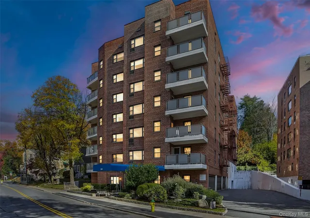 Photo 1 of Sale Pending at 111 E Hartsdale Ave #3E, Hartsdale, NY 10530 | MLS# 978358 | Listing updated on 2026-09-19