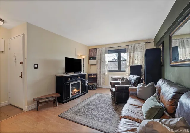 3rd image of 80-01 156Th Ave, New York, NY 11414