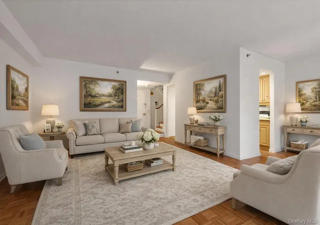 3rd image of 100 Hilton Ave #M3, Garden City, NY 11530 | MLS# 978371