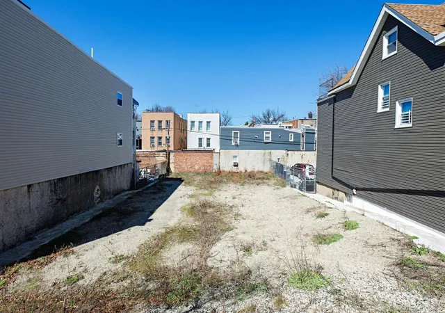 2nd image of 615 Mead St, Bronx, NY 10460 | MLS# 978377