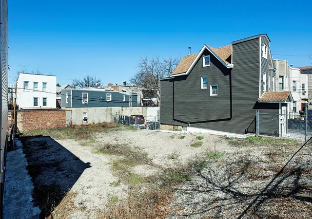 4th image of 615 Mead St, Bronx, NY 10460 | MLS# 978377