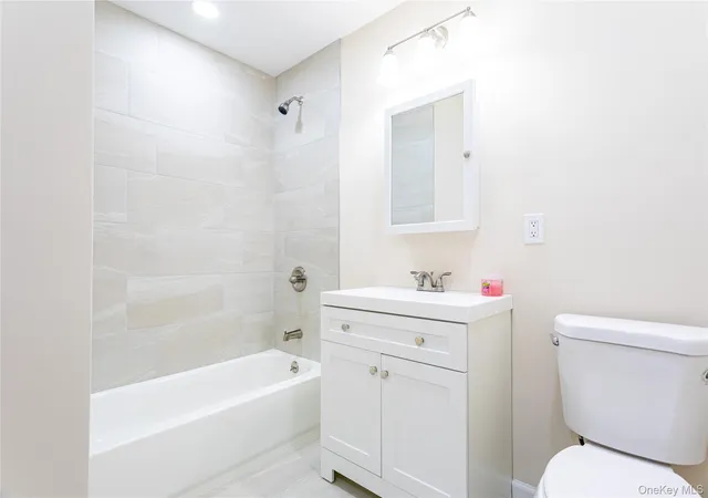 Homes for sale in New York, NY | 1260 Richmond Ave #114, New York, NY 10314 | MLS# 978423