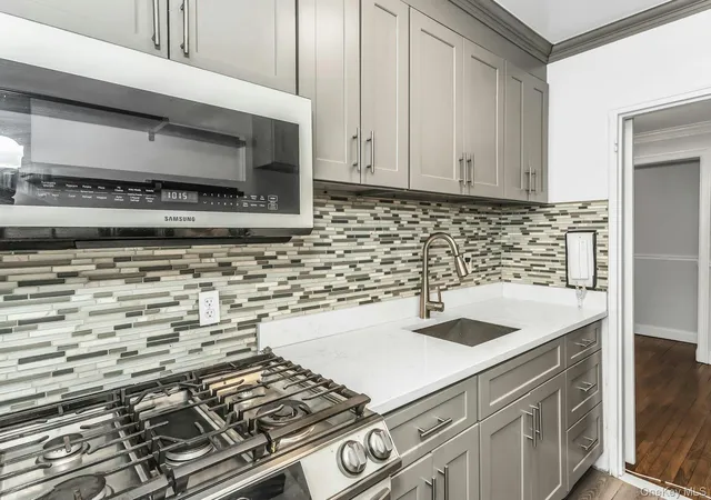 Homes for sale in New York, NY | 33 24 91st St #5N, New York, NY 11372 | MLS# 978444
