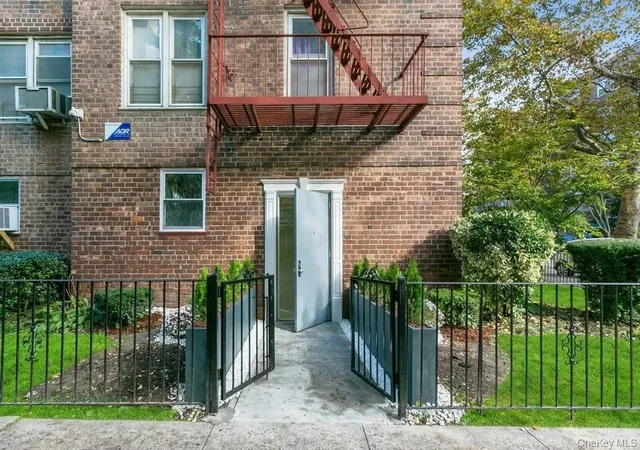 Homes for sale in New York, NY | 33 24 91st Street, New York, NY 11372 | Houzeo
