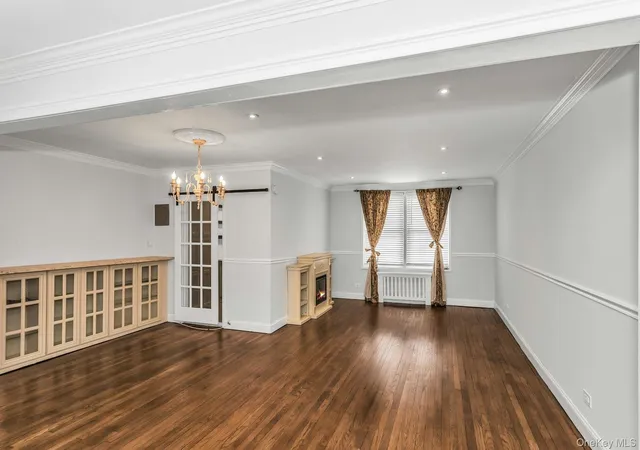 Homes for sale in New York, NY | 33-24 91St St #5N, New York, NY 11372 | MLS# 978444