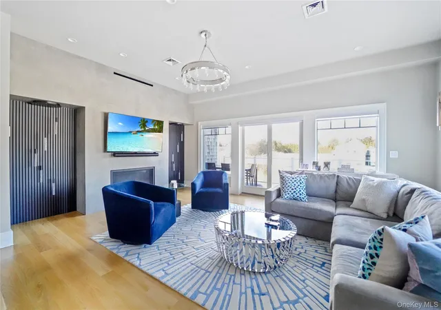 Photo 4 of Single family home for sale at 68 Foster Ave #9, Southampton, NY 11946 | MLS# 978457 | Listing updated on 2026-09-20
