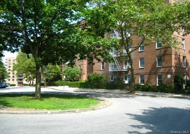 2nd image of 19 Abeel St #2E, Yonkers, NY 10705 | MLS# 978505