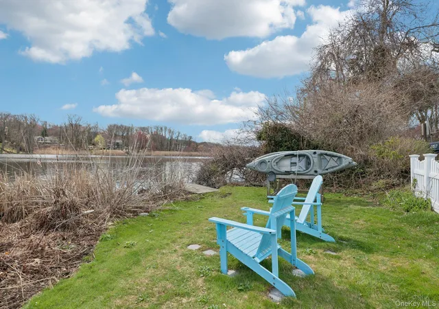 Photo 3 of Sale Pending at 69 Fresh Pond Rd, Northport, NY 11768 | MLS# 978524 | Listing updated on 2026-09-19