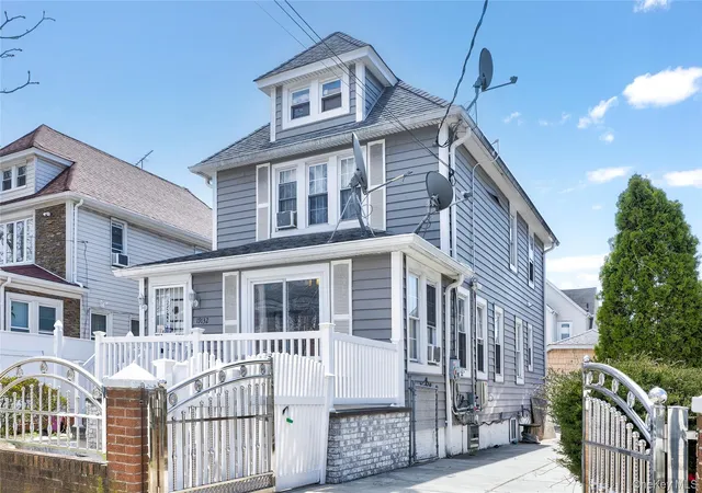 Photo 2 of Sale Pending at 19132 113th Avenue, Saint Albans, NY 11412 | MLS# 978532 | Listing updated on 2026-09-19