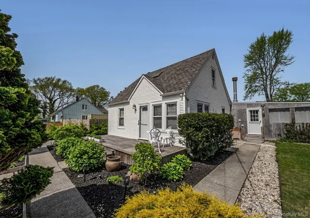 2nd image of 33 Manor Dr, Shirley, NY 11967 | MLS# 978553