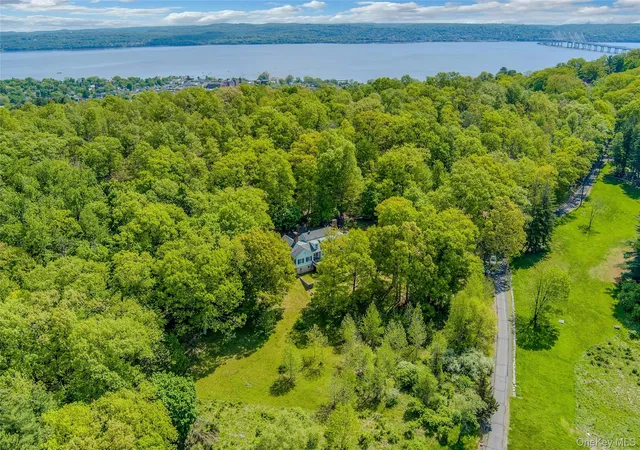 2nd image of 982 Bradley Pkwy, Nyack, NY 10960 | MLS# 978569