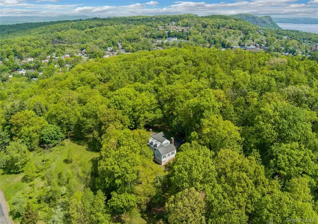 3rd image of 982 Bradley Pkwy, Nyack, NY 10960 | MLS# 978569