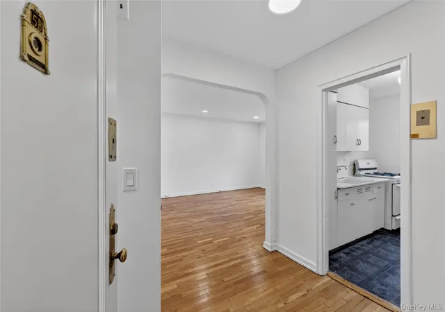 Homes for sale in Greenburgh, NY | 765 N Broadway, Greenburgh, NY 10522