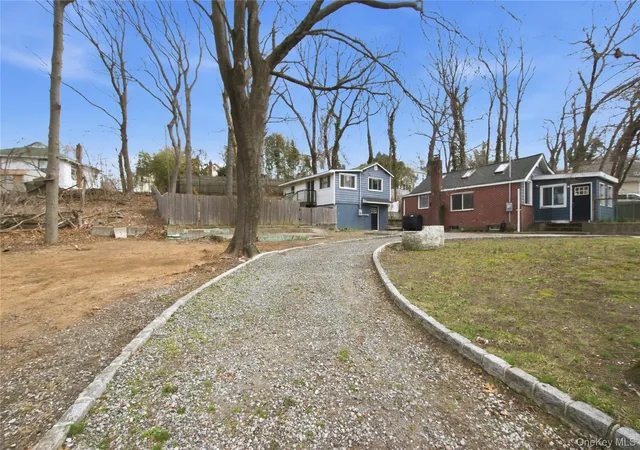 Photo 3 of Sale Pending at 61 Sunburst Dr, Rocky Point, NY 11778 | MLS# 978738 | Listing updated on 2026-09-19