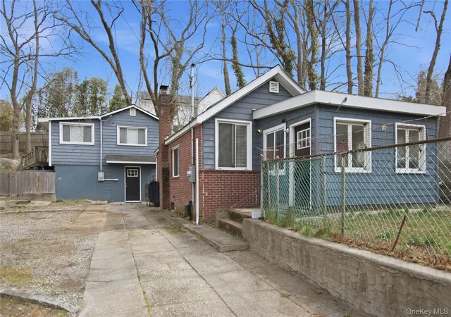 Photo 4 of Sale Pending at 61 Sunburst Dr, Rocky Point, NY 11778 | MLS# 978738 | Listing updated on 2026-09-19