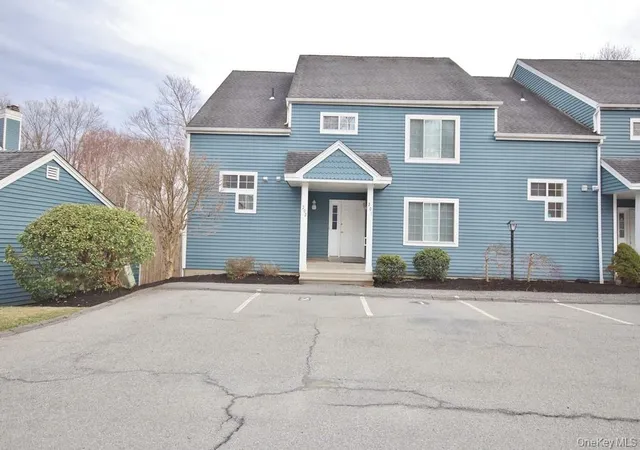3rd image of 201 Bentley Ct, Southeast, NY 10509 | MLS# 978745