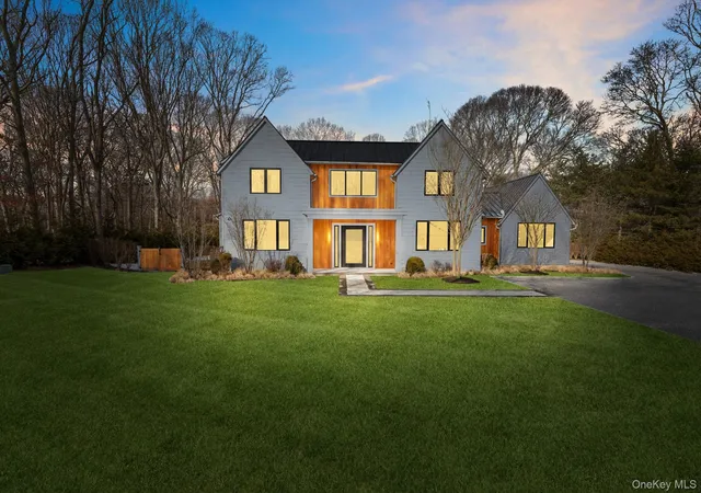 4th image of 8 Ashwood Ct, Southampton, NY 11968 | MLS# 978793
