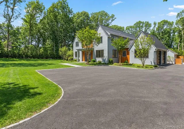 3rd image of 8 Ashwood Ct, Southampton, NY 11968 | MLS# 978793