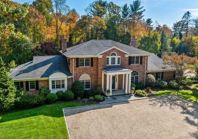 Photo 1 of Sale Pending at 30 Underhill Rd, Locust Valley, NY 11560 | MLS# 978812 | Listing updated on 2026-09-19