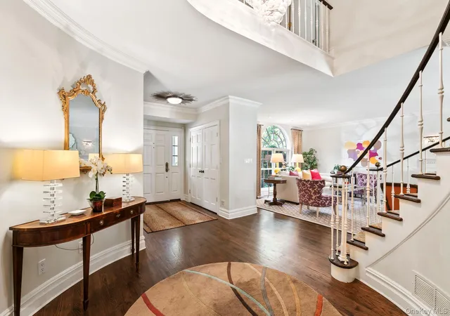 Photo 3 of Sale Pending at 30 Underhill Rd, Locust Valley, NY 11560 | MLS# 978812 | Listing updated on 2026-09-19
