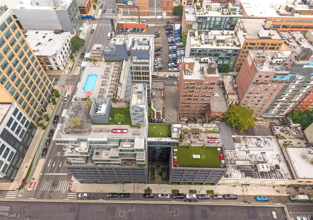 2nd image of 547 W 47Th St, New York, NY 10036