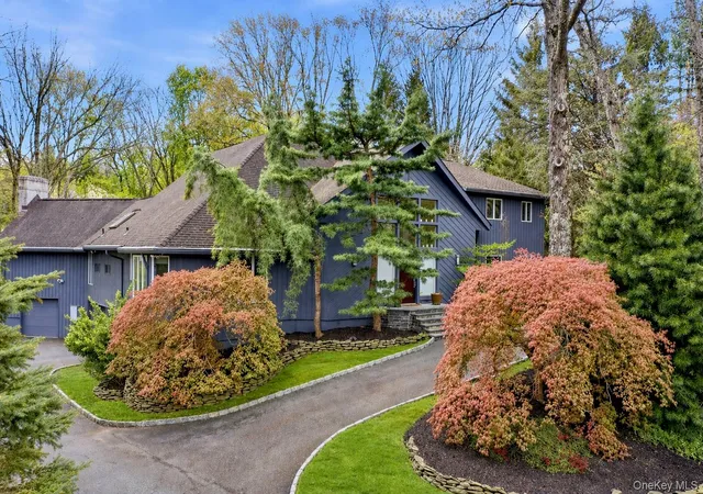 1st image of 13 Zeck Ct, Suffern, NY 10901 | MLS# 978851