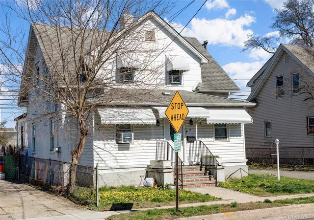 Photo 3 of Multi family home for sale at 236 Maple Pl, Mineola, NY 11501 | MLS# 978860 | Listing updated on 2026-04-11